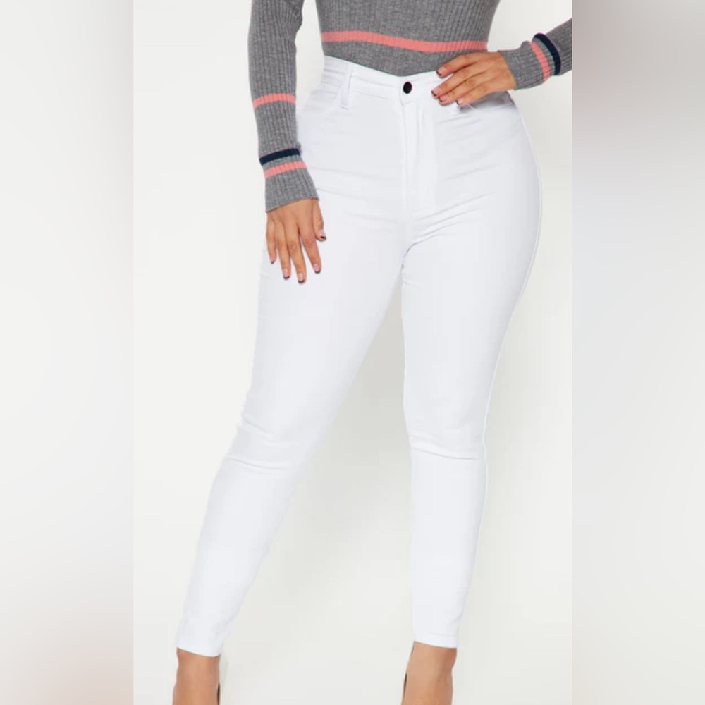 fashion nova Women's White High-Waisted Jeans